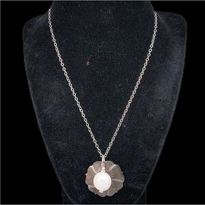 Sterling silver Pearl & Shell 18” necklace